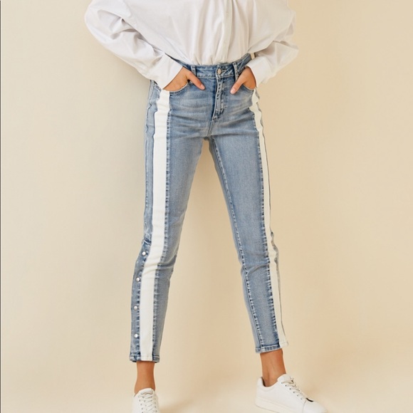 Jeans - Picture 1 of 5